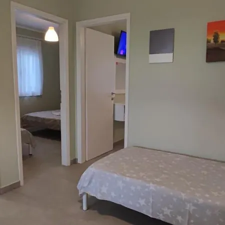 Garlis Apartment *