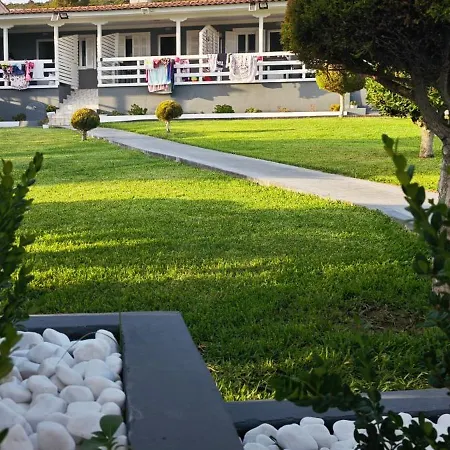 Garlis Apartment *